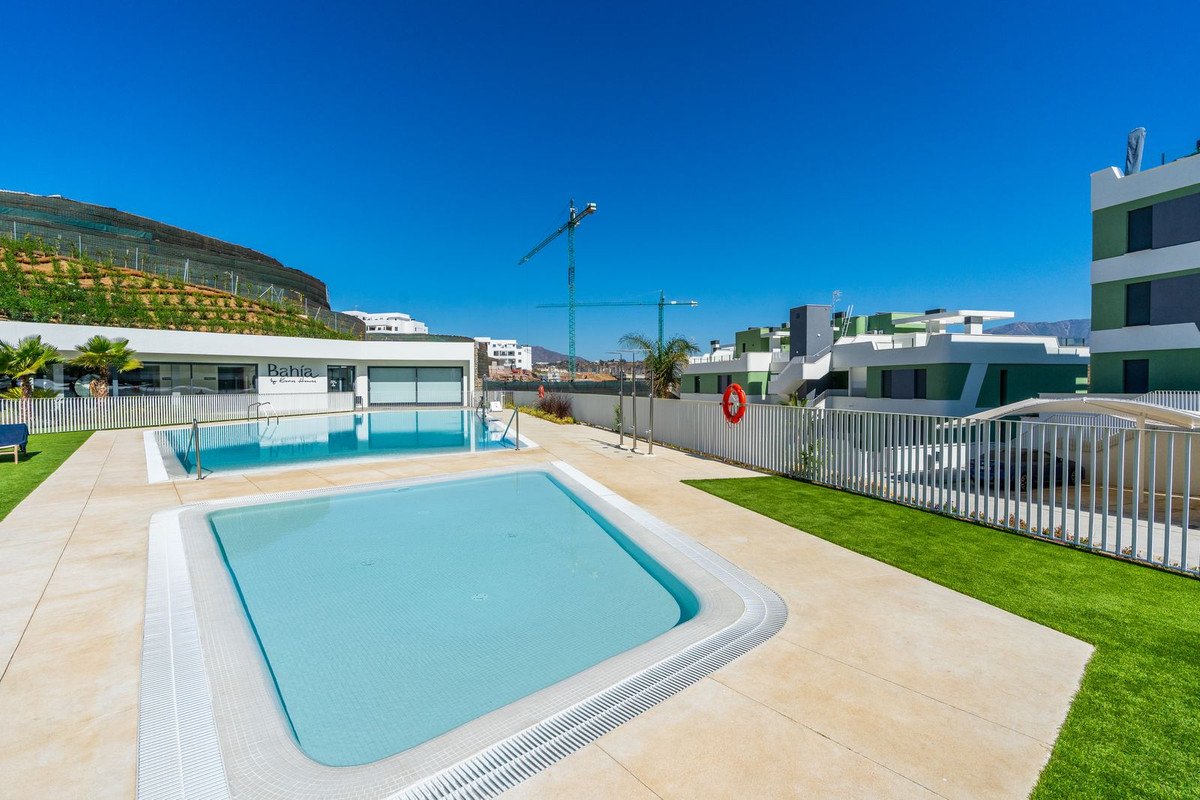 3 Bed Middle Floor Apartment in Mijas Costa