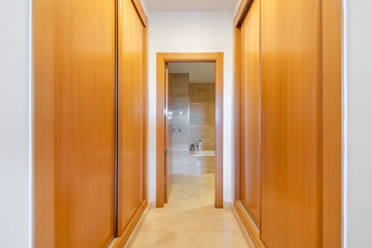 2 Bed Middle Floor Apartment in Benahavís
