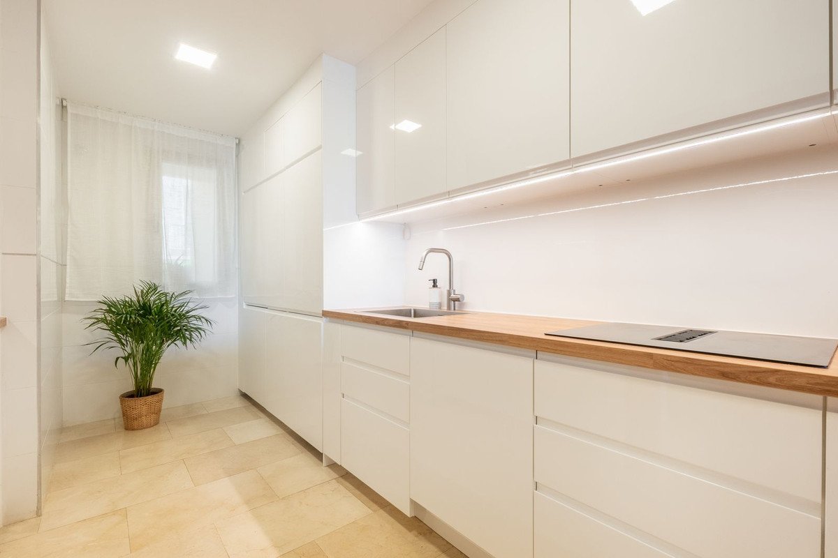 2 Bed Middle Floor Apartment in Benahavís