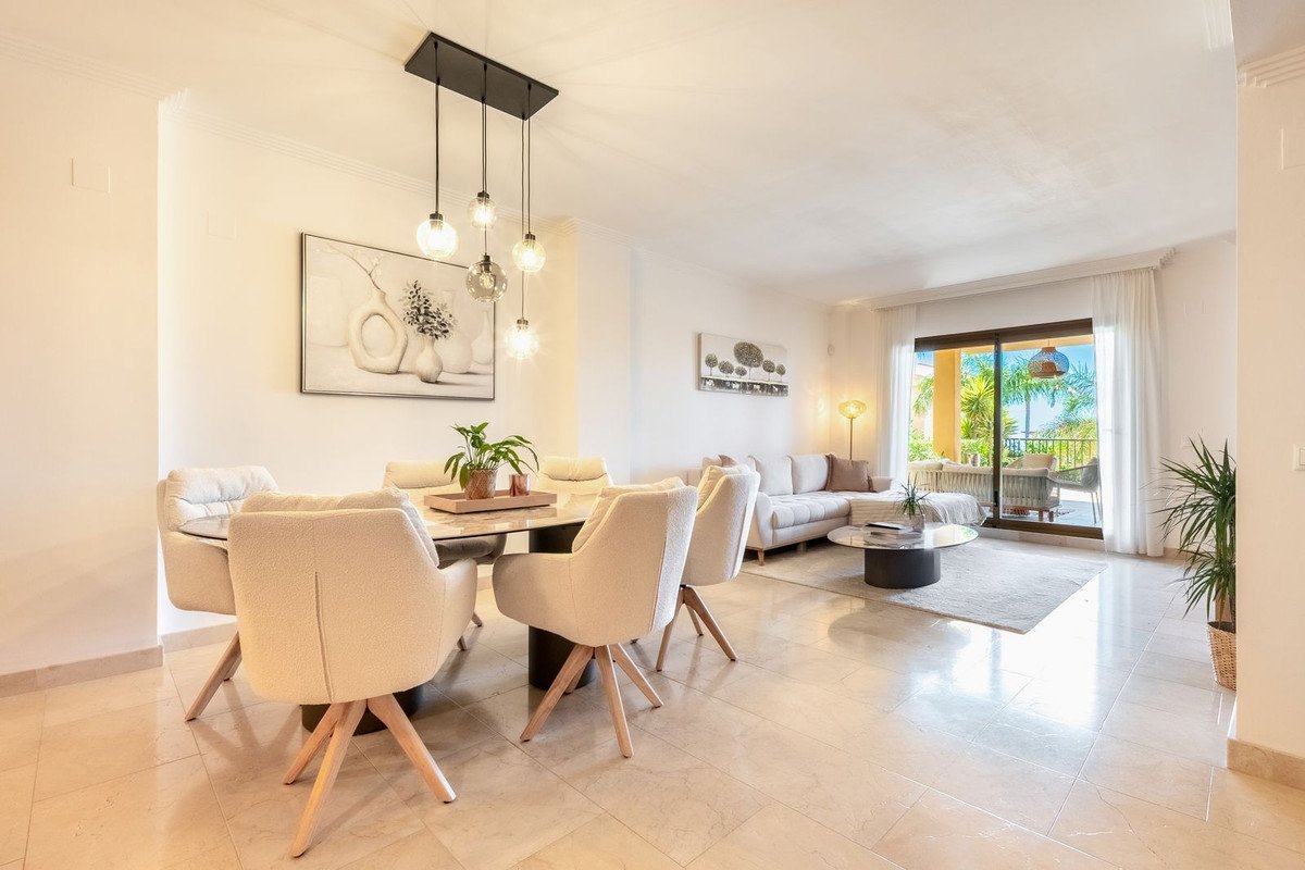 2 Bed Middle Floor Apartment in Benahavís