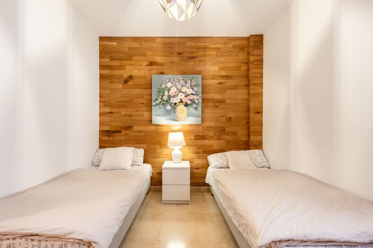 2 Bed Middle Floor Apartment in Benahavís