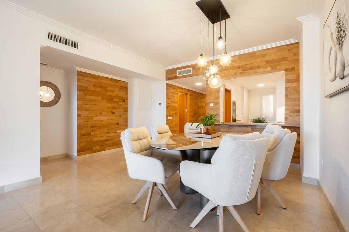 2 Bed Middle Floor Apartment in Benahavís