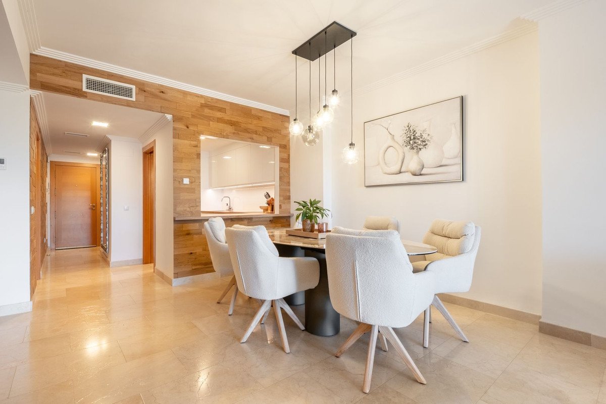 2 Bed Middle Floor Apartment in Benahavís