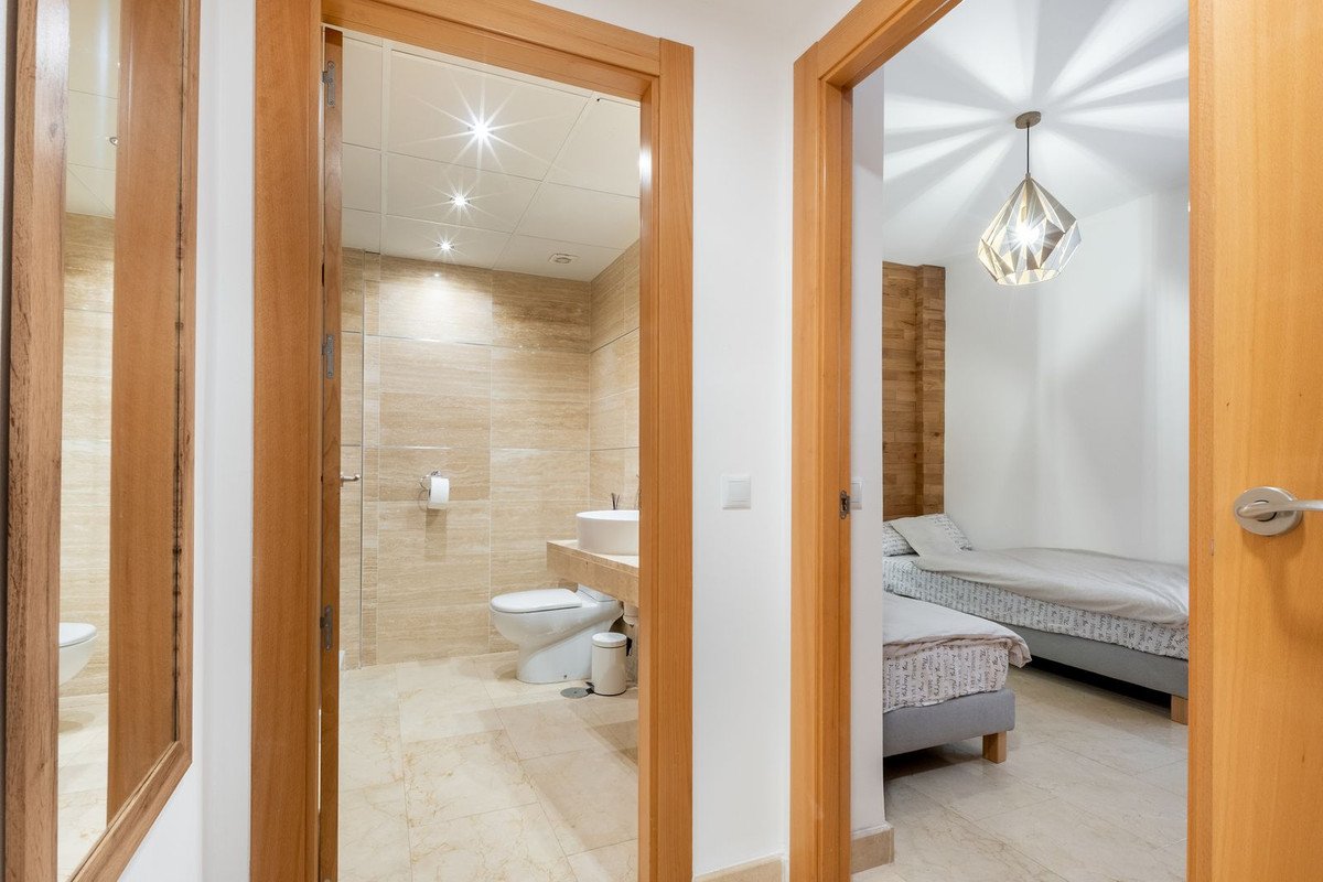 2 Bed Middle Floor Apartment in Benahavís