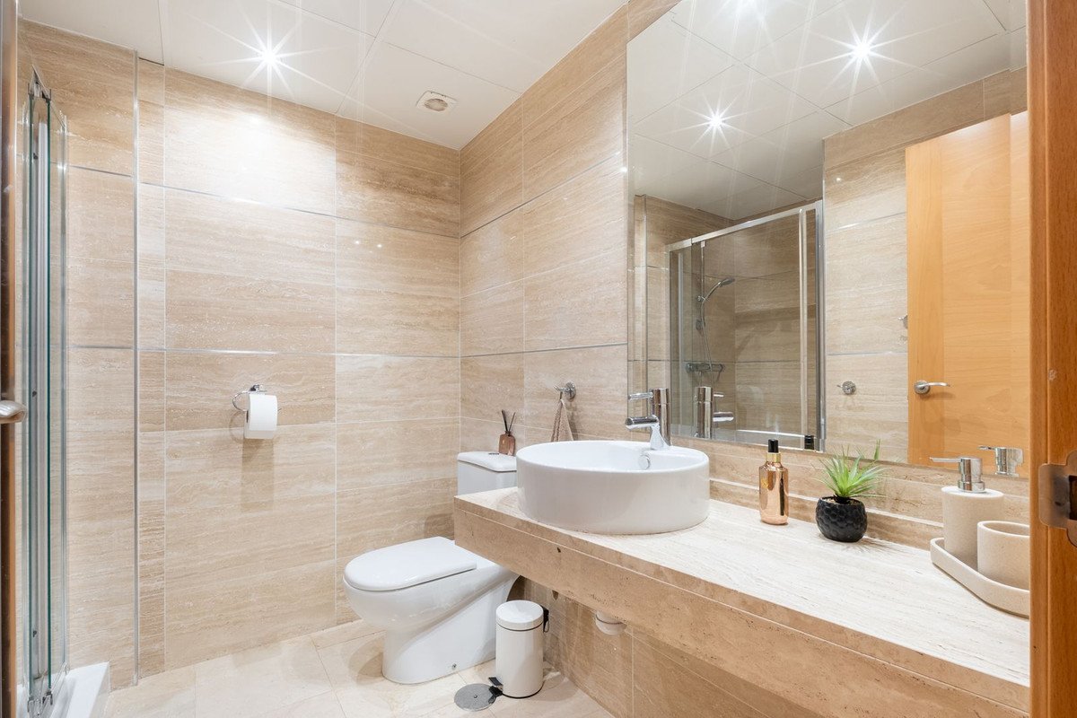 2 Bed Middle Floor Apartment in Benahavís