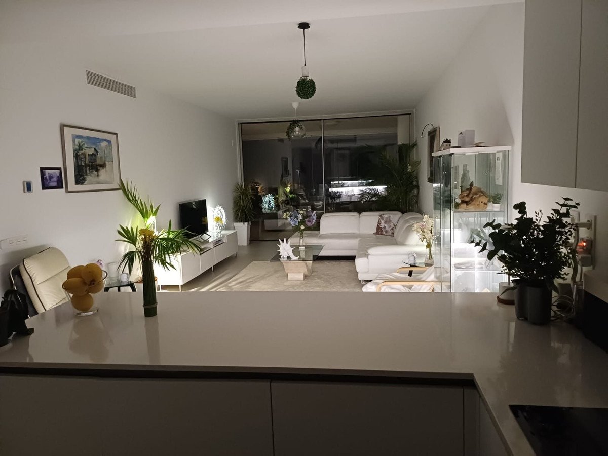 2 Bed Middle Floor Apartment in Benalmadena