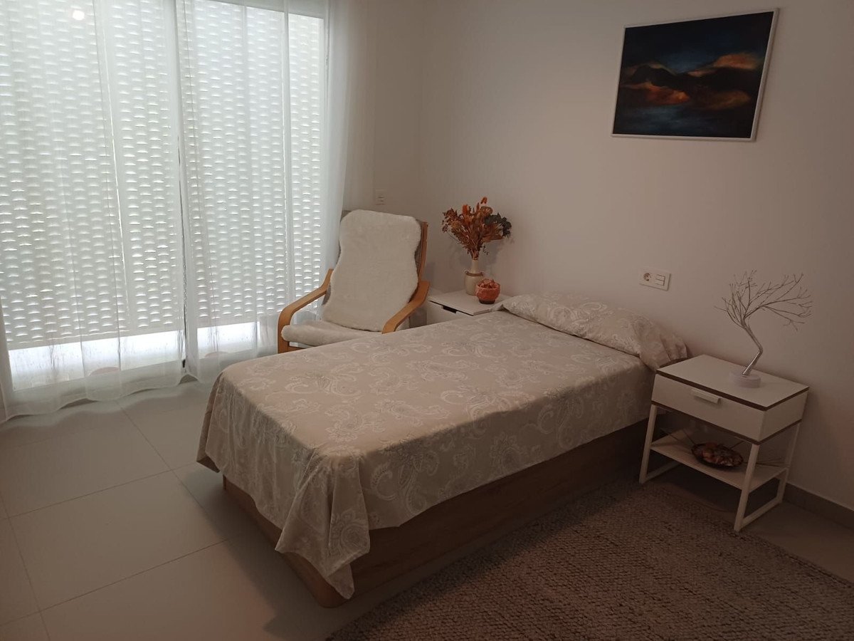 2 Bed Middle Floor Apartment in Benalmadena