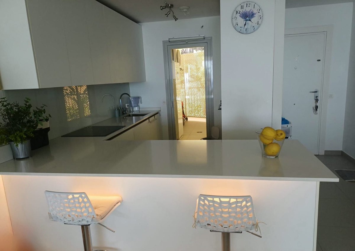 2 Bed Middle Floor Apartment in Benalmadena