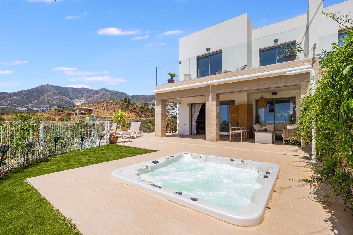 3 Bed Semi-Detached House in Mijas Costa