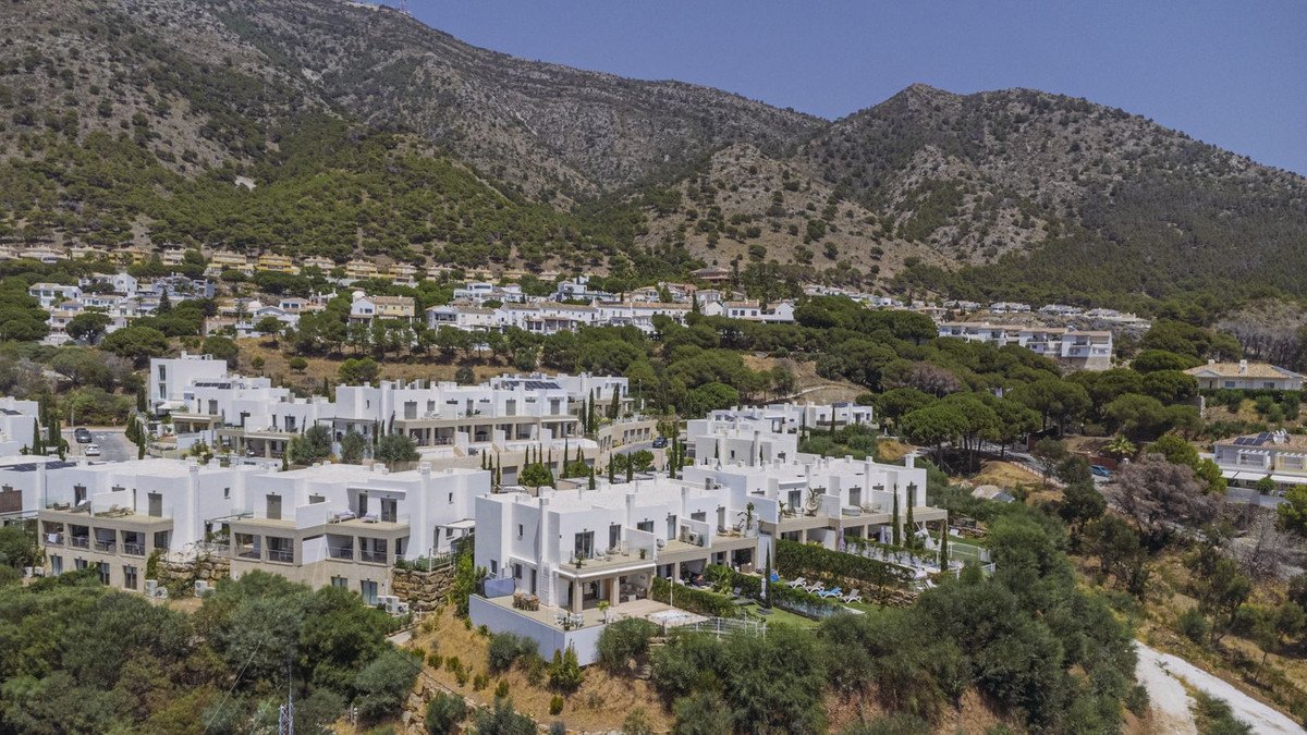 3 Bed Semi-Detached House in Mijas Costa