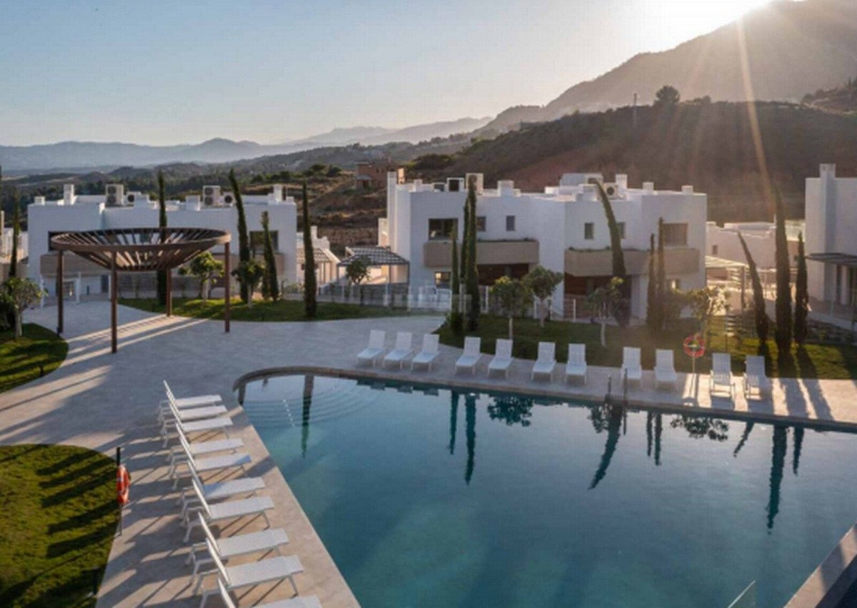 3 Bed Semi-Detached House in Mijas Costa