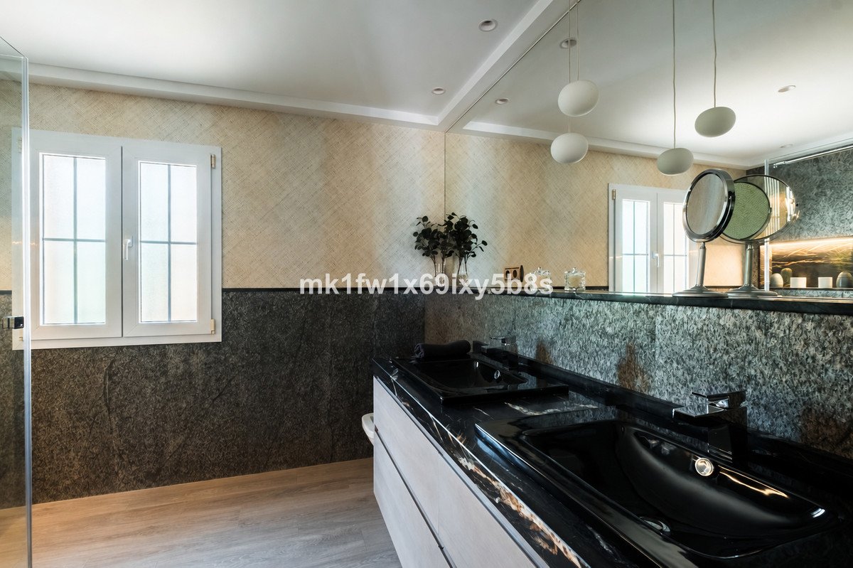 5 Bed Detached Villa in Alhaurín de la Torre