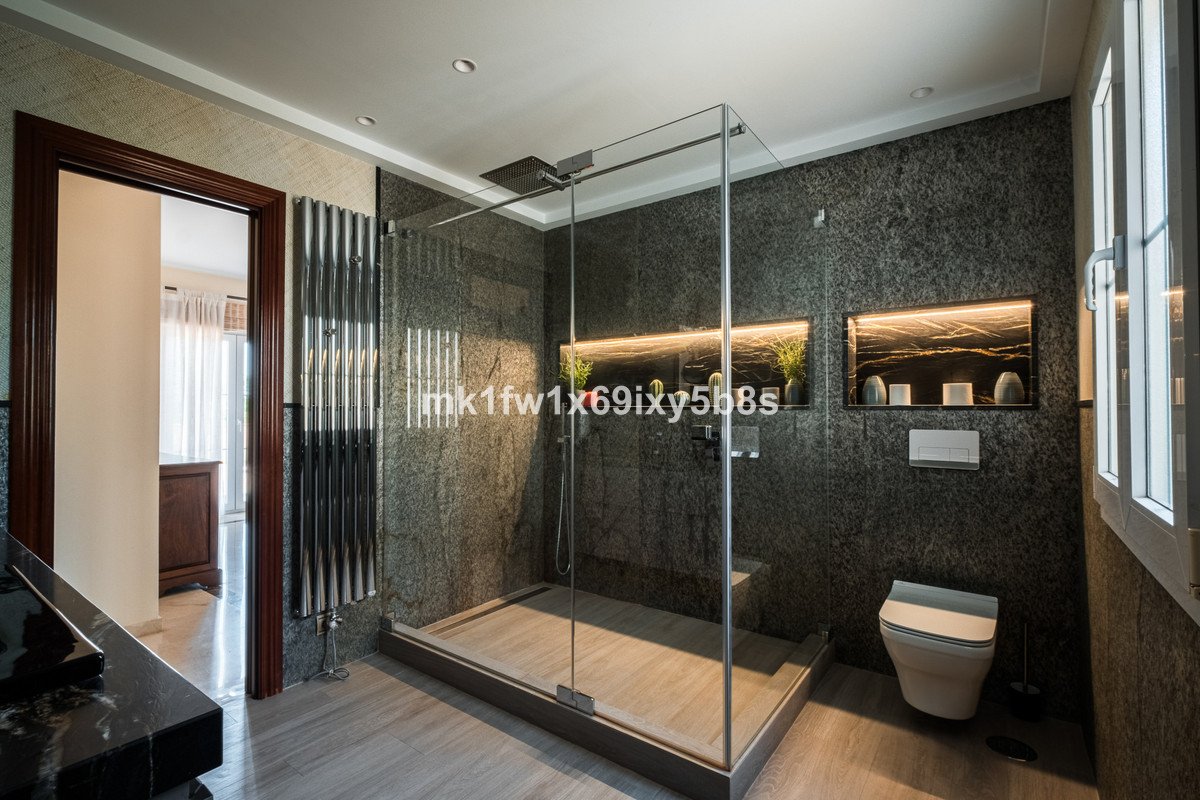 5 Bed Detached Villa in Alhaurín de la Torre