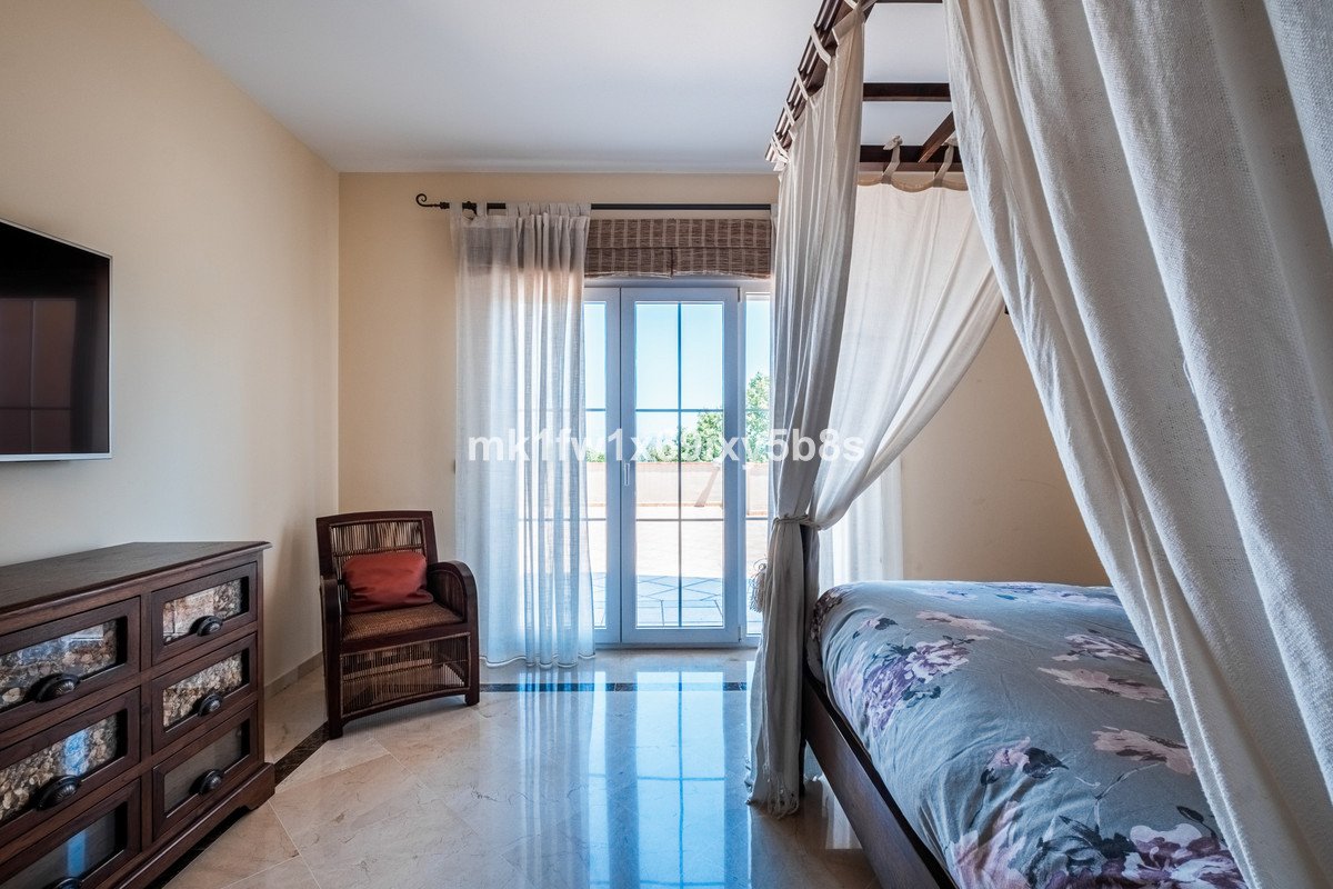 5 Bed Detached Villa in Alhaurín de la Torre