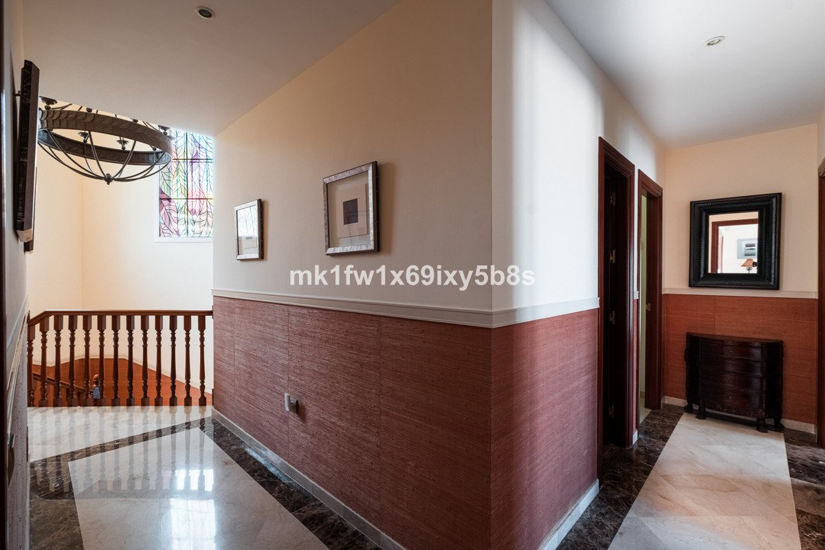 5 Bed Detached Villa in Alhaurín de la Torre