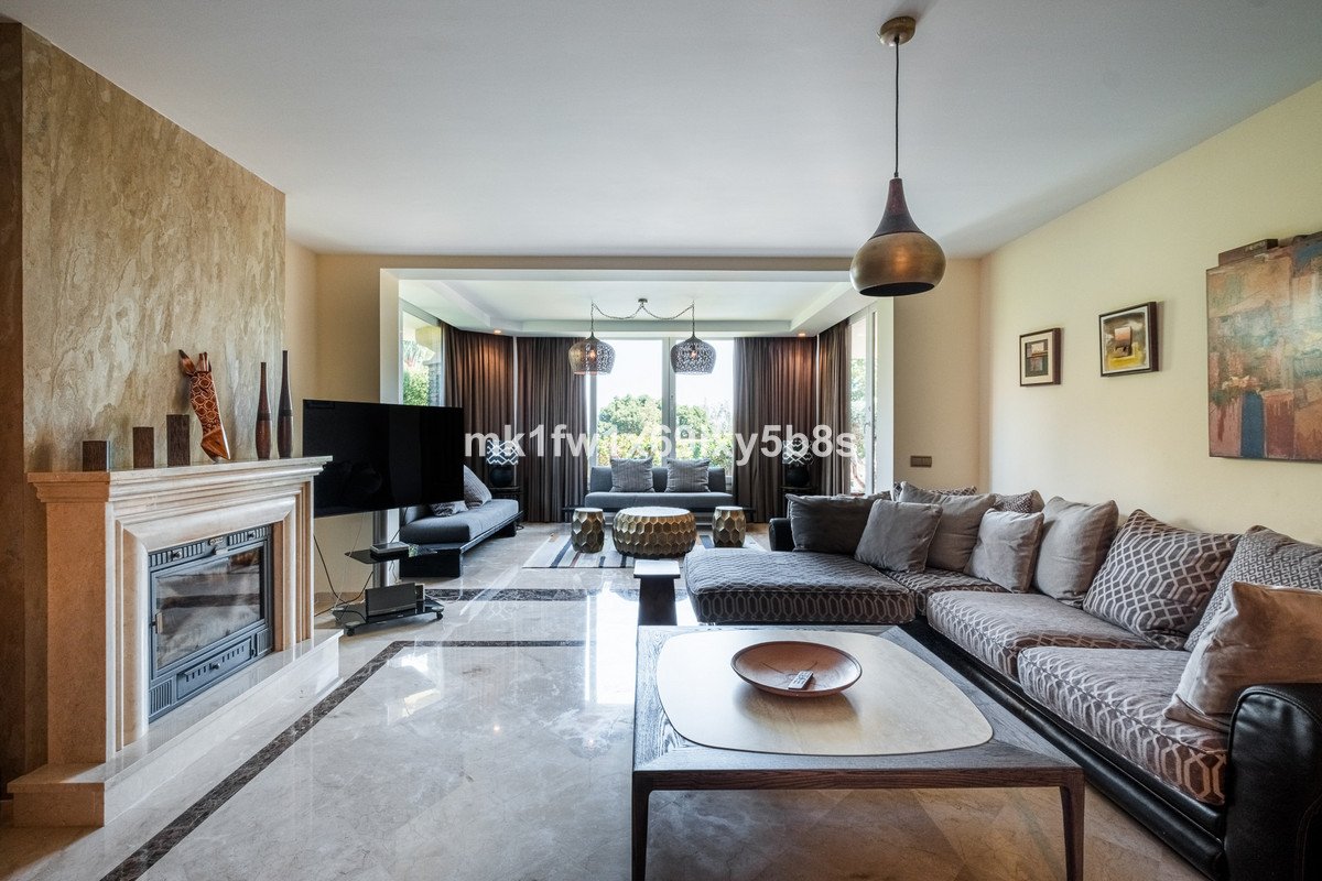 5 Bed Detached Villa in Alhaurín de la Torre