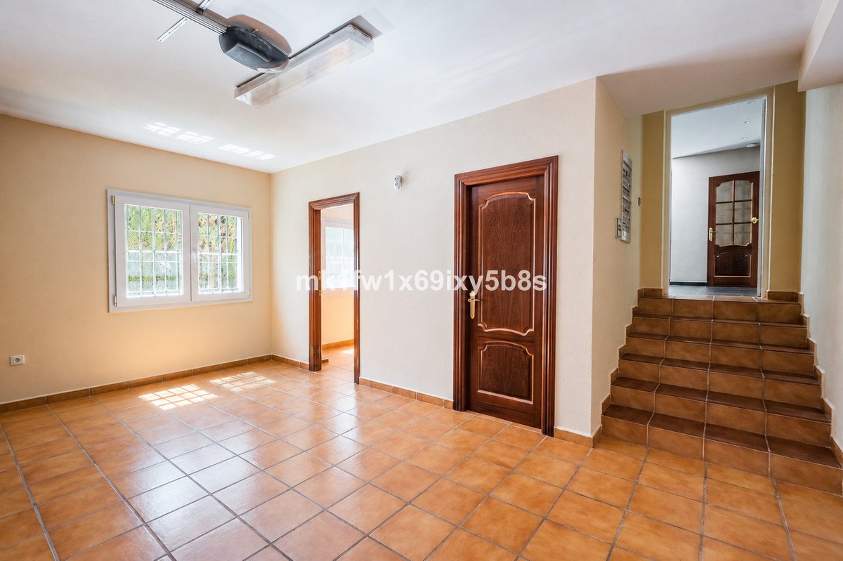 5 Bed Detached Villa in Alhaurín de la Torre