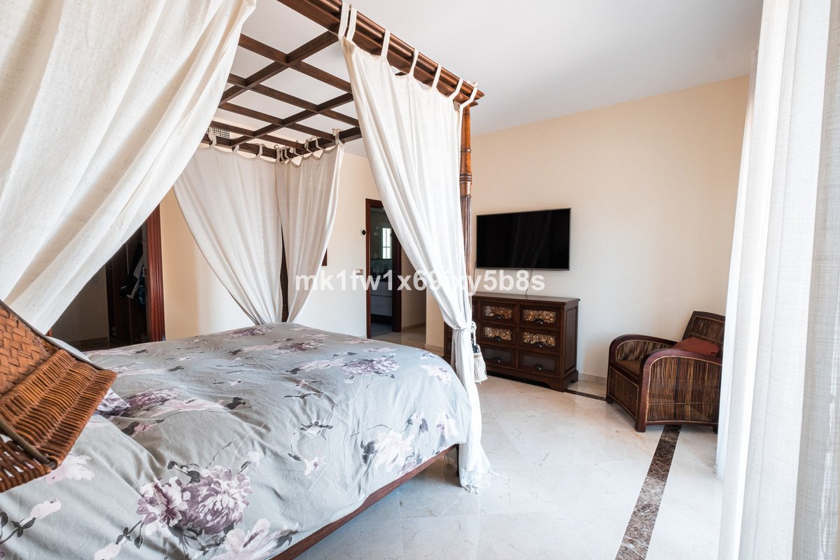 5 Bed Detached Villa in Alhaurín de la Torre