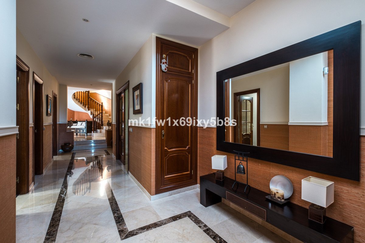 5 Bed Detached Villa in Alhaurín de la Torre