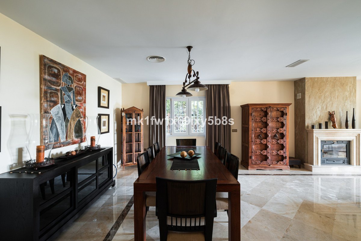 5 Bed Detached Villa in Alhaurín de la Torre