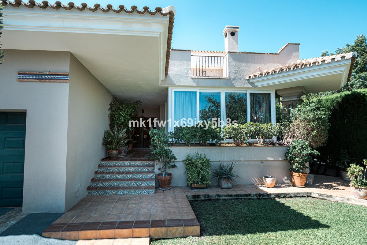 5 Bed Detached Villa in Alhaurín de la Torre