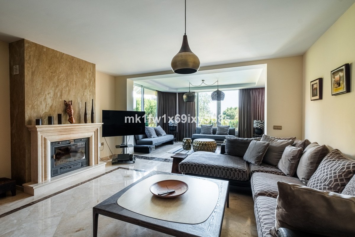 5 Bed Detached Villa in Alhaurín de la Torre