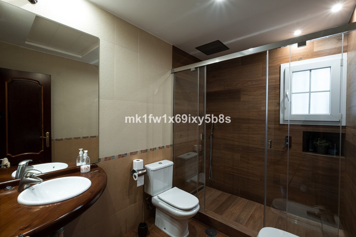 5 Bed Detached Villa in Alhaurín de la Torre