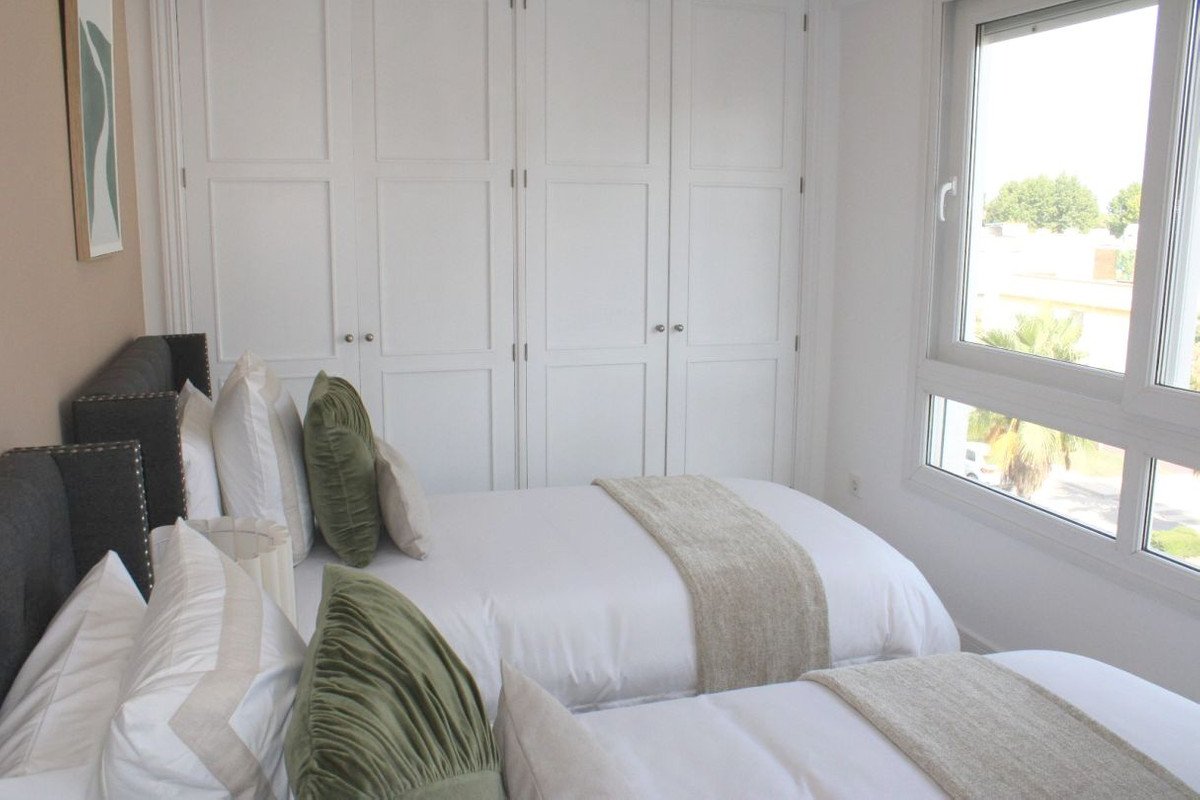 2 Bed Middle Floor Apartment in Marbella