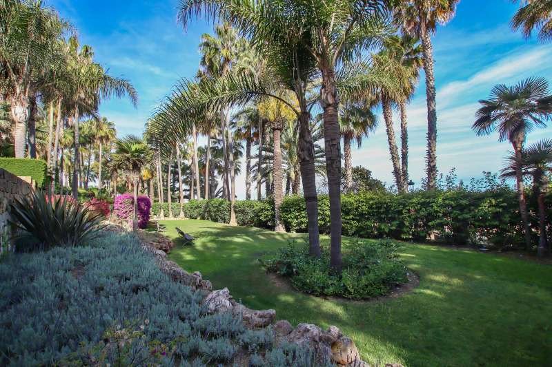 2 Bed Middle Floor Apartment in Marbella