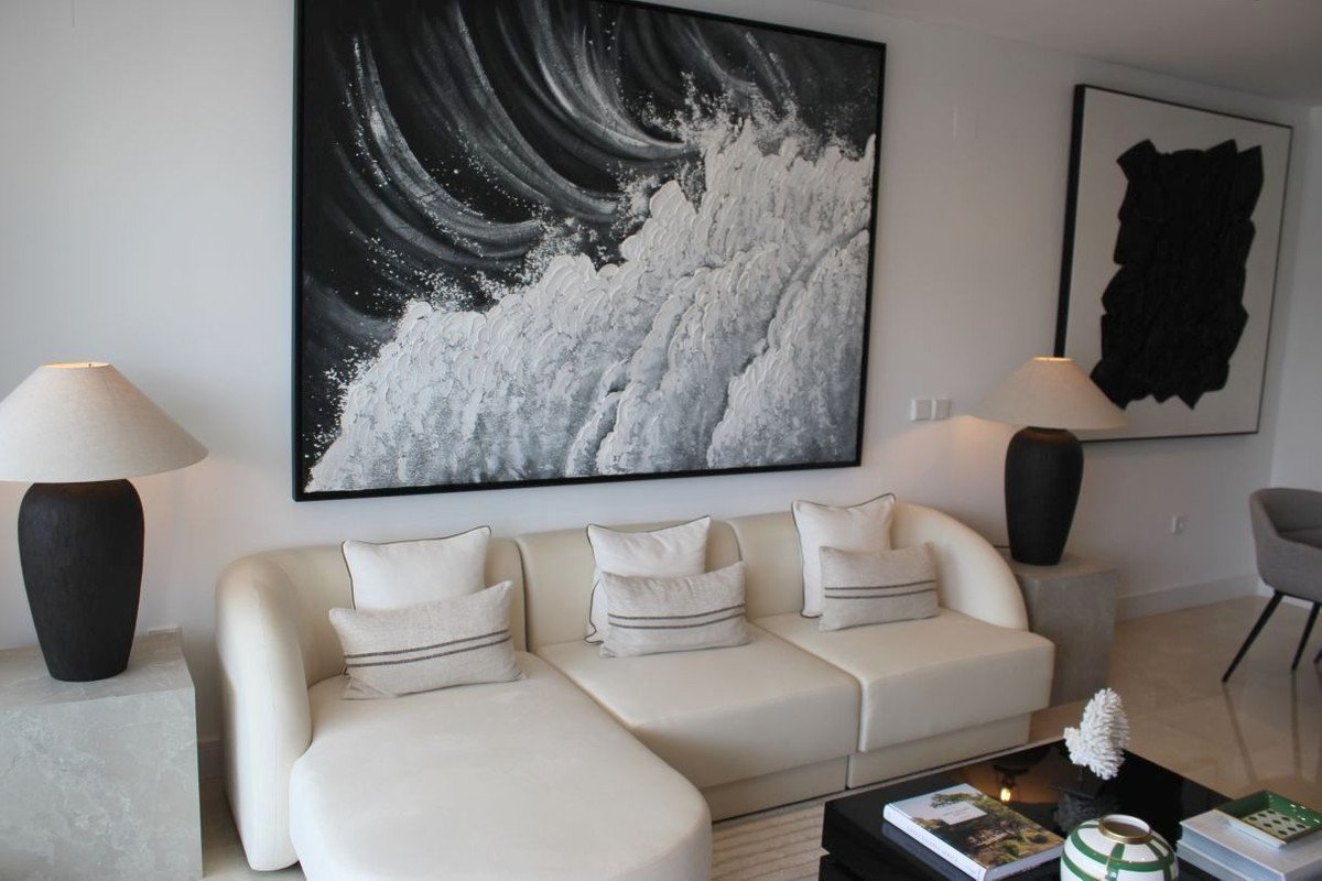 2 Bed Middle Floor Apartment in Marbella