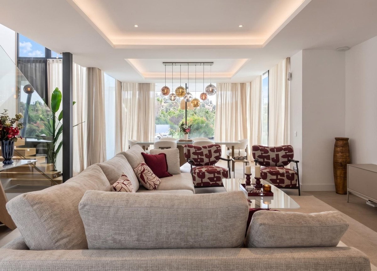 4 Bed Detached Villa in El Paraiso