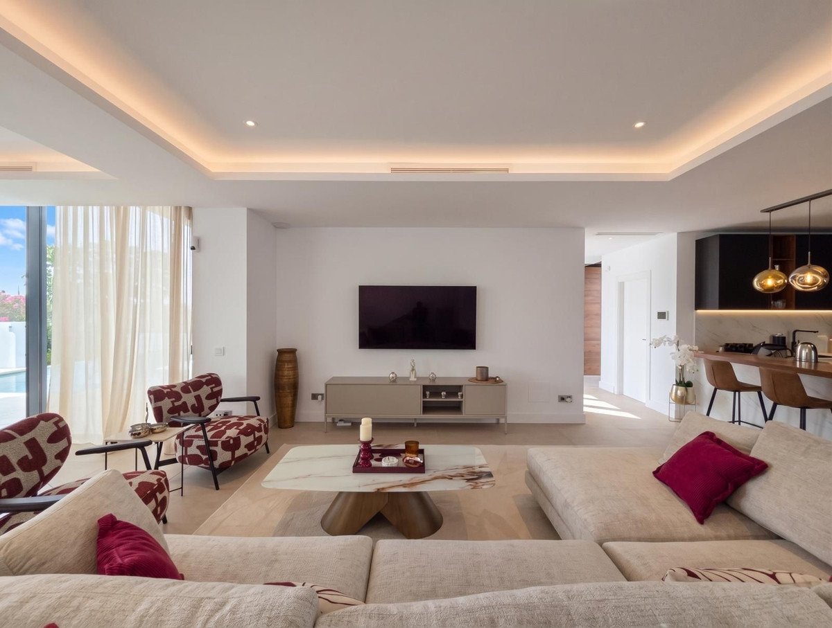 4 Bed Detached Villa in El Paraiso