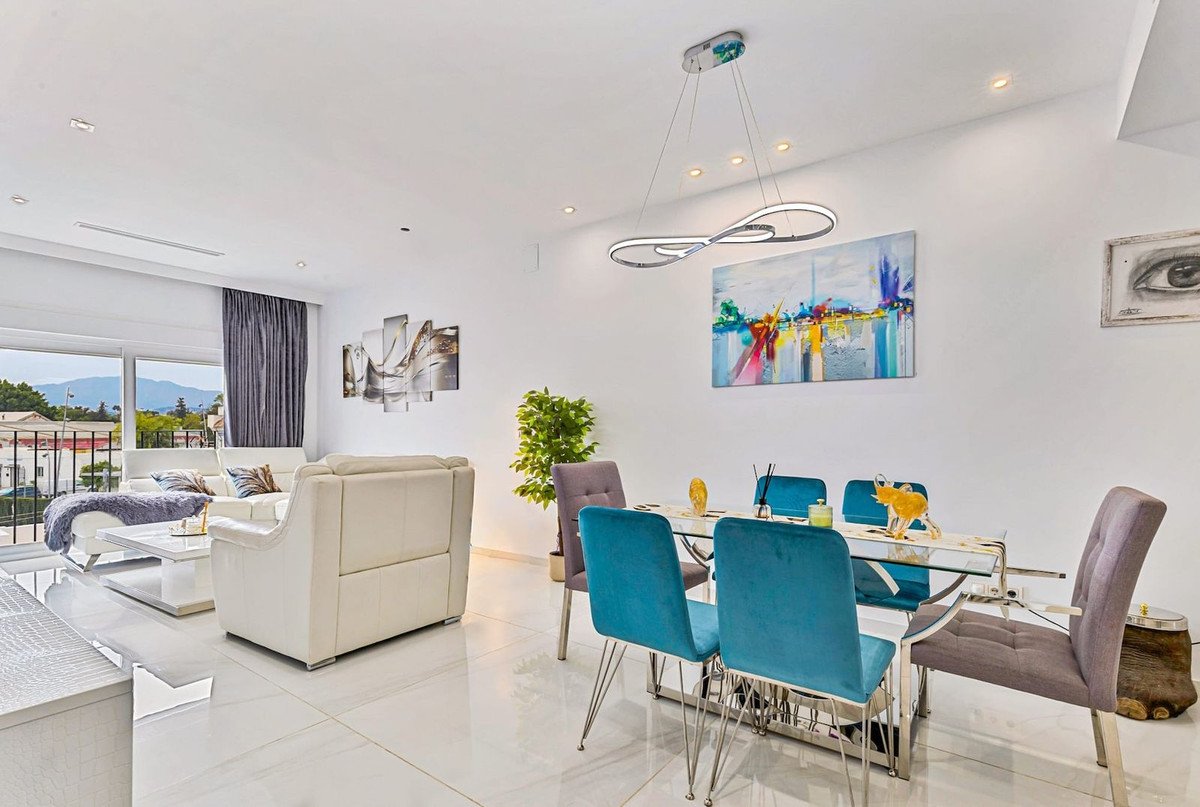 9 Bed Building in Marbella
