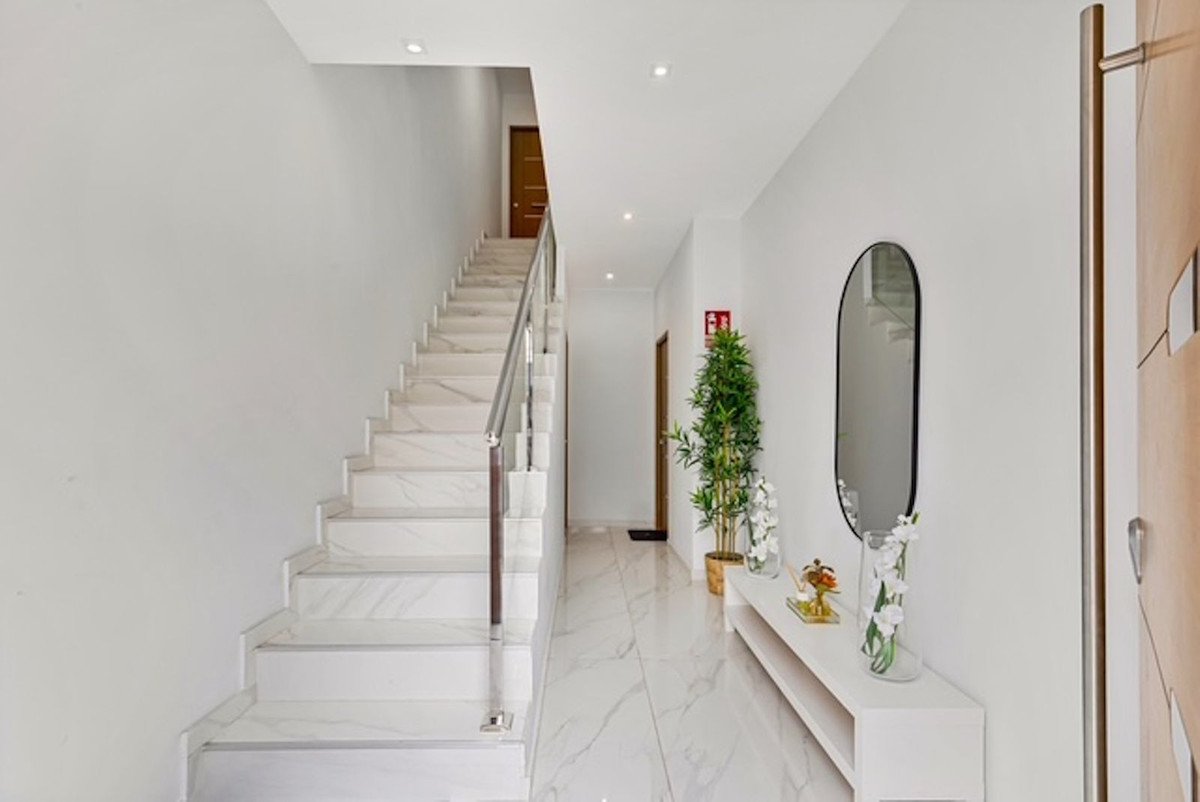 9 Bed Building in Marbella