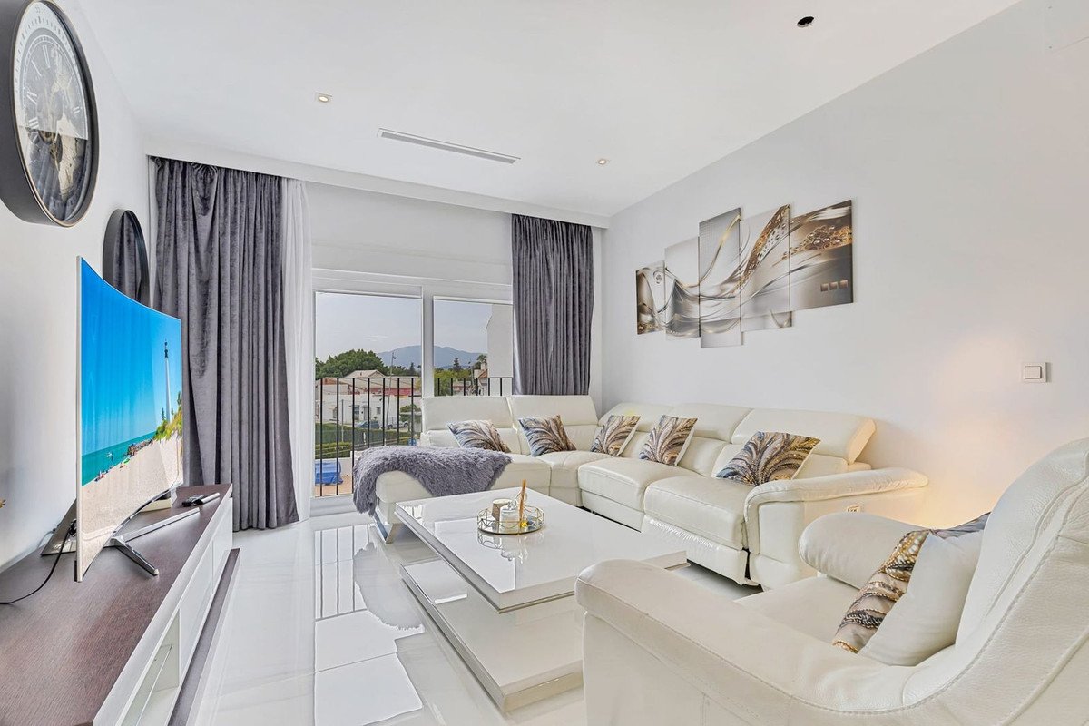 9 Bed Building in Marbella