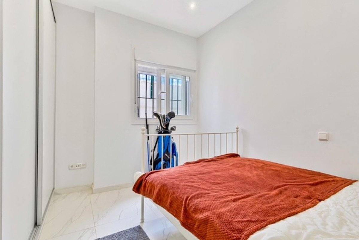 9 Bed Building in Marbella