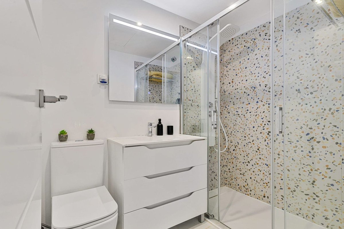 9 Bed Building in Marbella