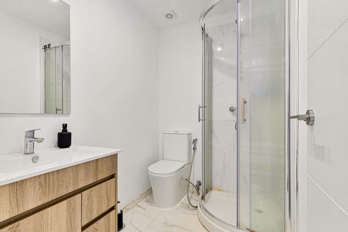 9 Bed Building in Marbella