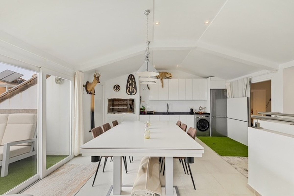 9 Bed Building in Marbella