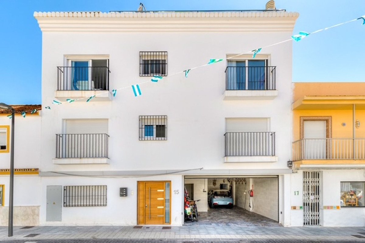 9 Bed Building in Marbella