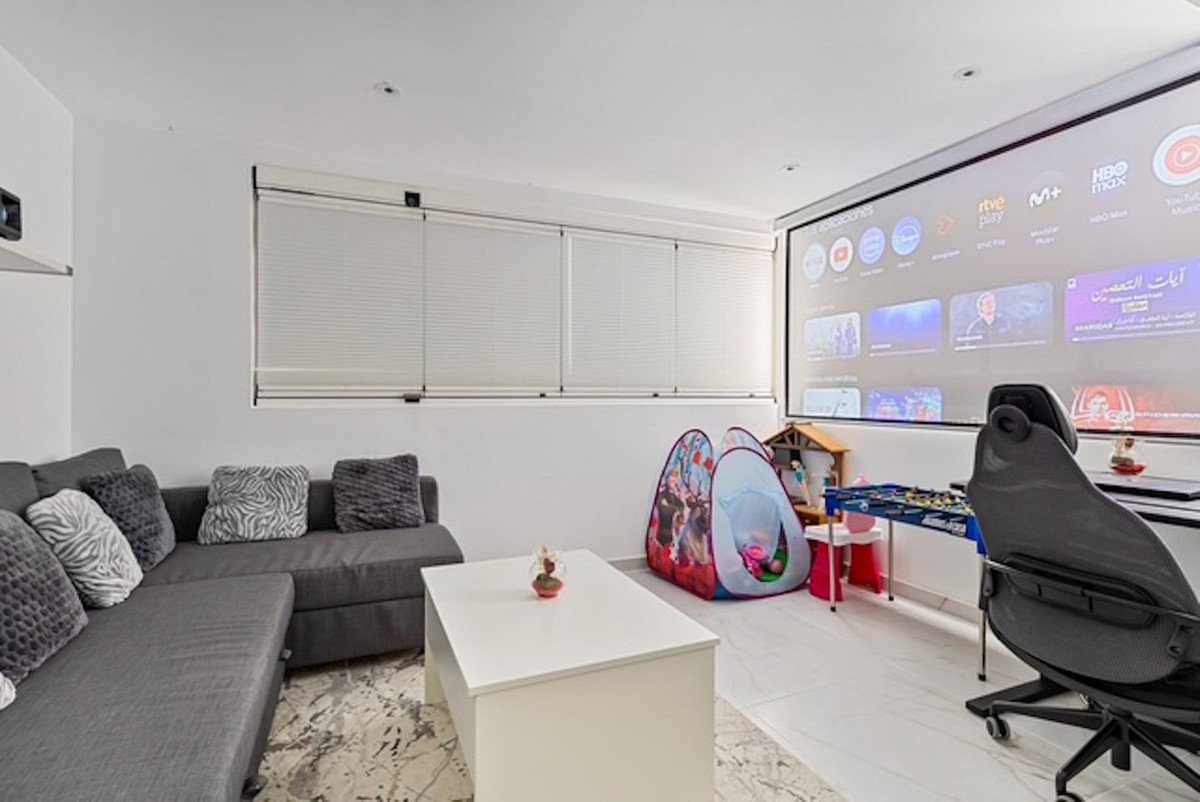 9 Bed Building in Marbella