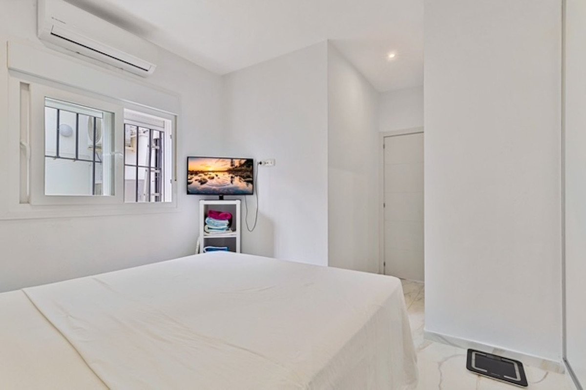 9 Bed Building in Marbella
