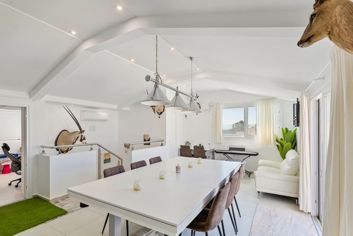 9 Bed Building in Marbella