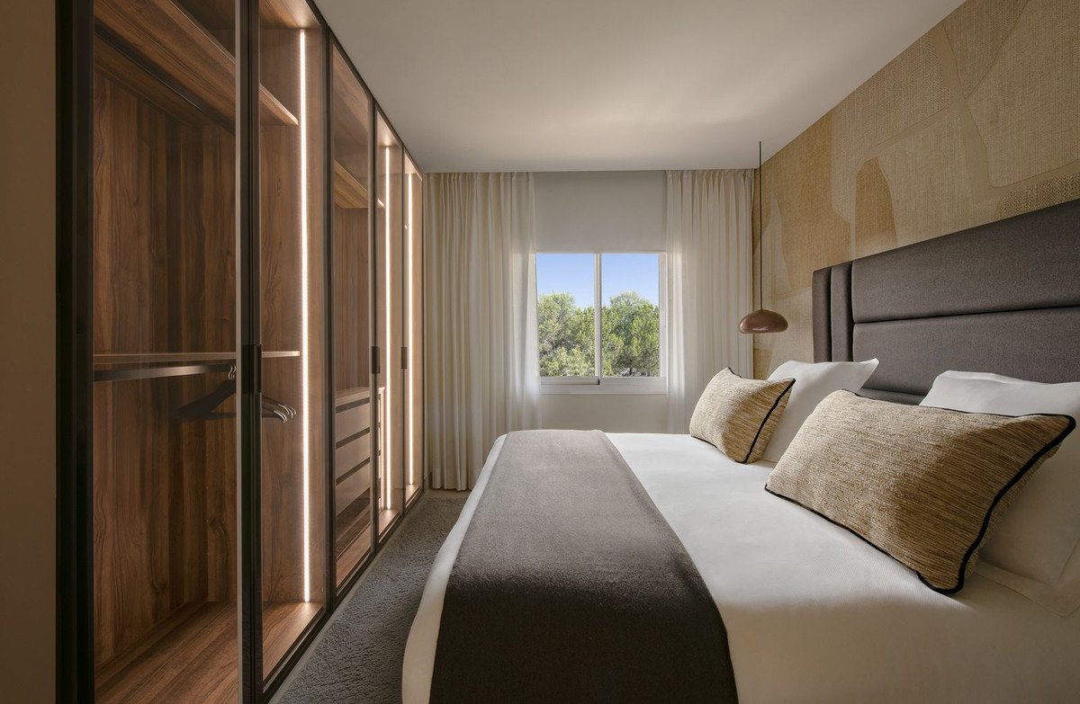 3 Bed Middle Floor Apartment in New Golden Mile