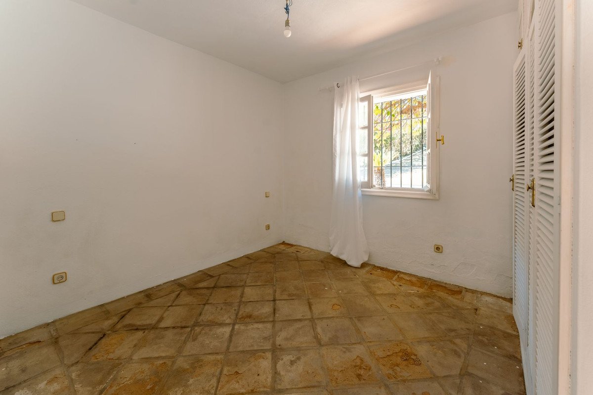 8 Bed Finca - Cortijo in Cancelada