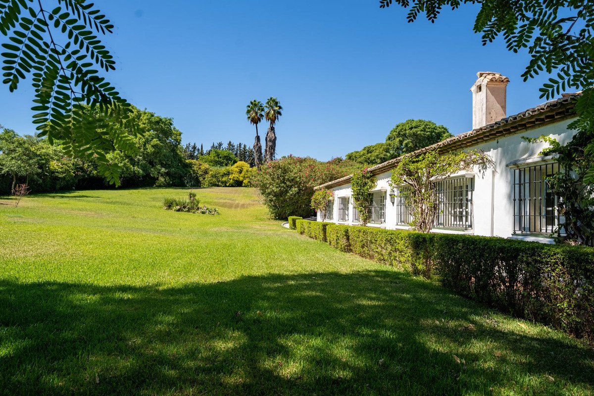 8 Bed Finca - Cortijo in Cancelada