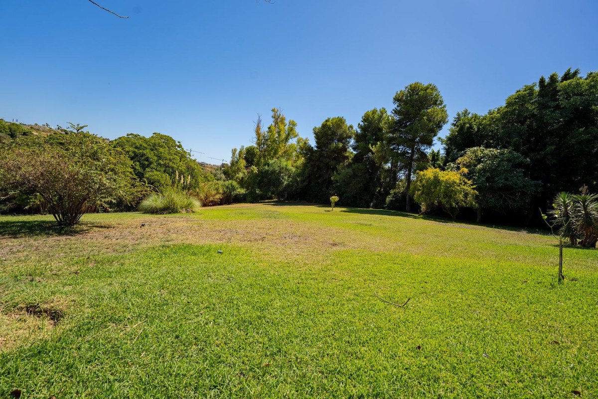 8 Bed Finca - Cortijo in Cancelada
