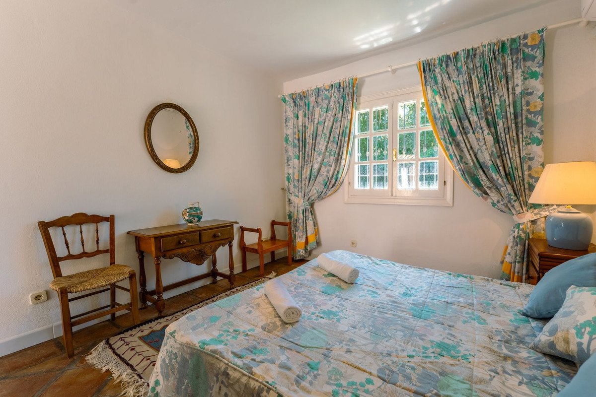8 Bed Finca - Cortijo in Cancelada