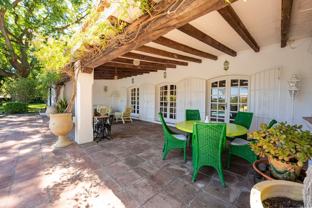 8 Bed Finca - Cortijo in Cancelada