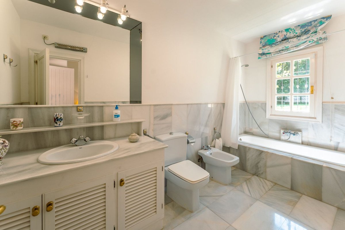 8 Bed Finca - Cortijo in Cancelada